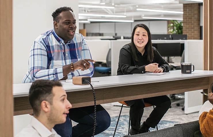 careers-team-meeting-discussion